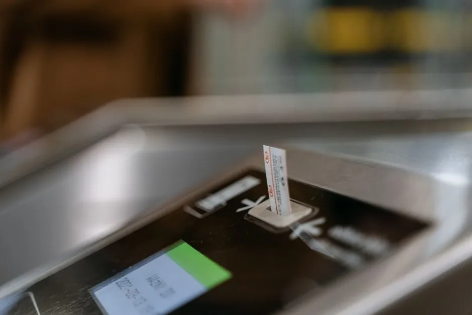 チケット購入は券売機で!